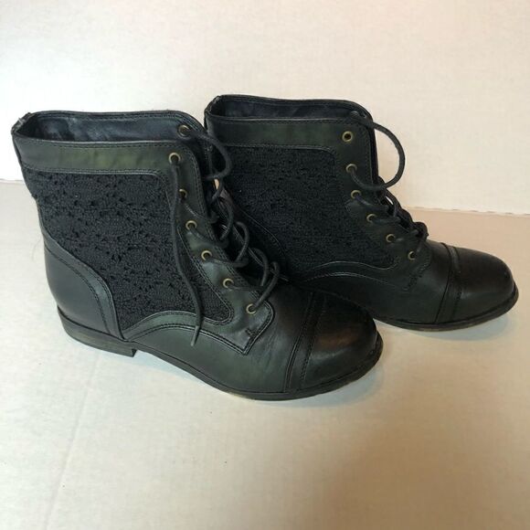 XOXO Brandice  Ankle  Boot 6.5M Black with knit upper Excellent condition - Picture 1 of 9